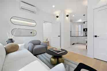 Renovated white small room in 2bd
