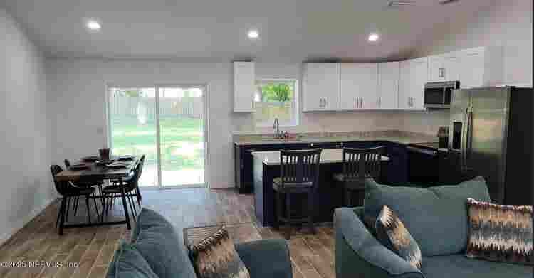 Month to Month Furnished Rental