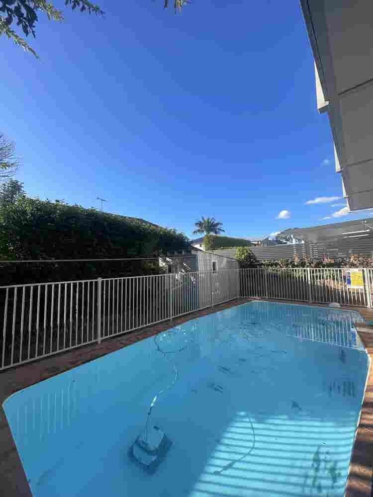 Large room for rent in inner west.