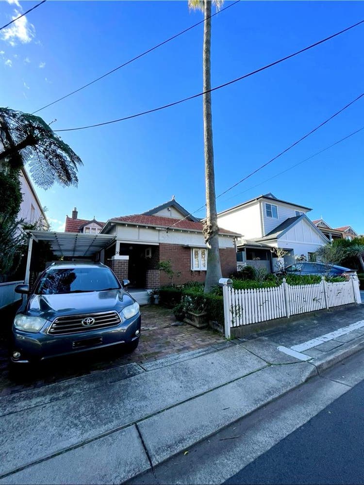 Large room for rent in inner west.