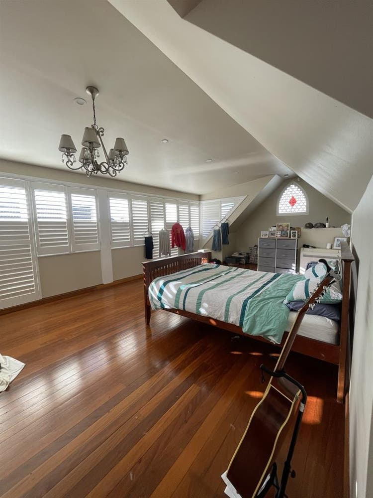 Large room for rent in inner west.