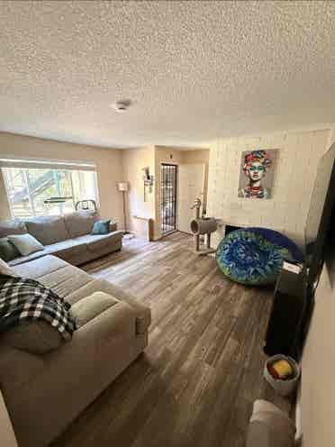 Room for Rent in Hillcrestt