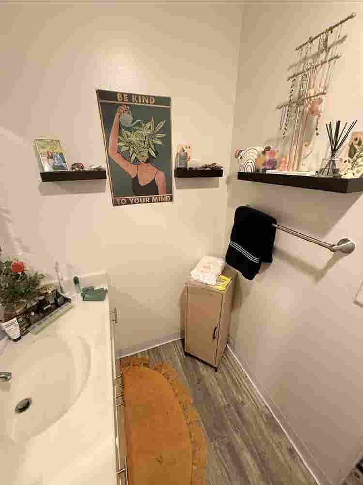 Room for Rent in Hillcrestt