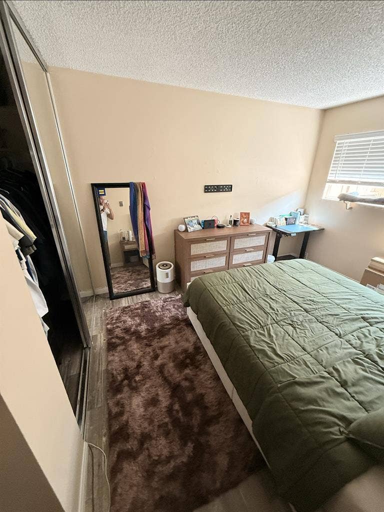 Room for Rent in Hillcrestt