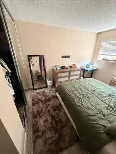 Room for Rent in Hillcrestt