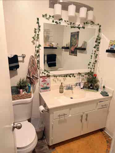 Room for Rent in Hillcrestt