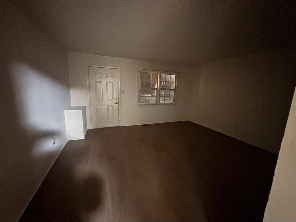 ROOM FOR RENT BATH