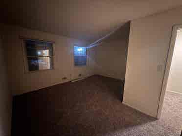 ROOM FOR RENT  BATH