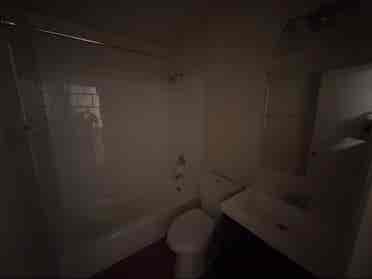 ROOM FOR RENT  BATH