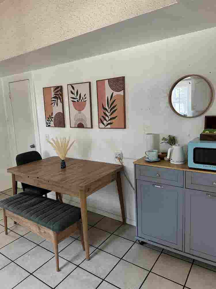 Room &
Private Bathroom Venice Beach