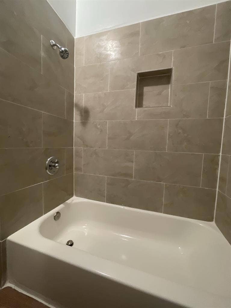 Room &
Private Bathroom Venice Beach