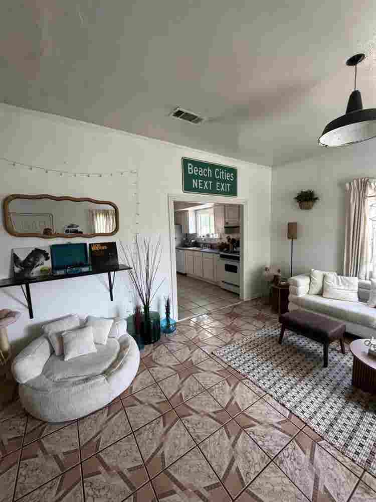 Room &
Private Bathroom Venice Beach