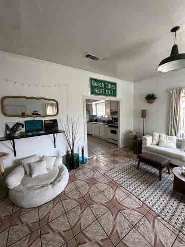 Room &
Private Bathroom Venice Beach