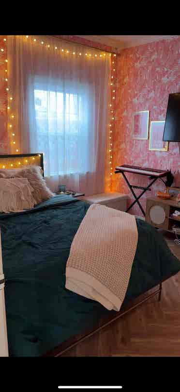 Room &
Private Bathroom Venice Beach