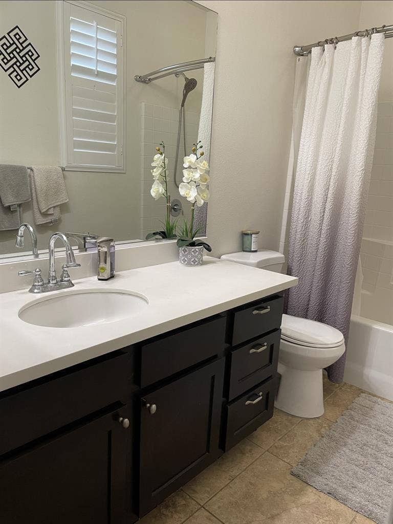 Fully furnished room for rent