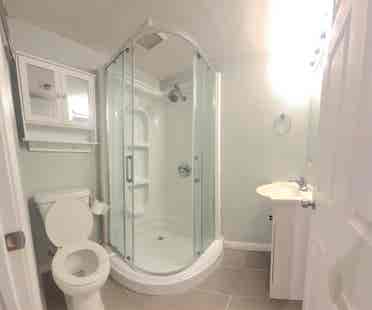 Private room private bath $