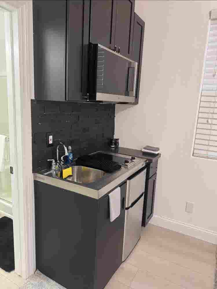 Modern Furnished Studio