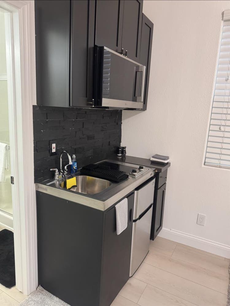Modern Furnished Studio