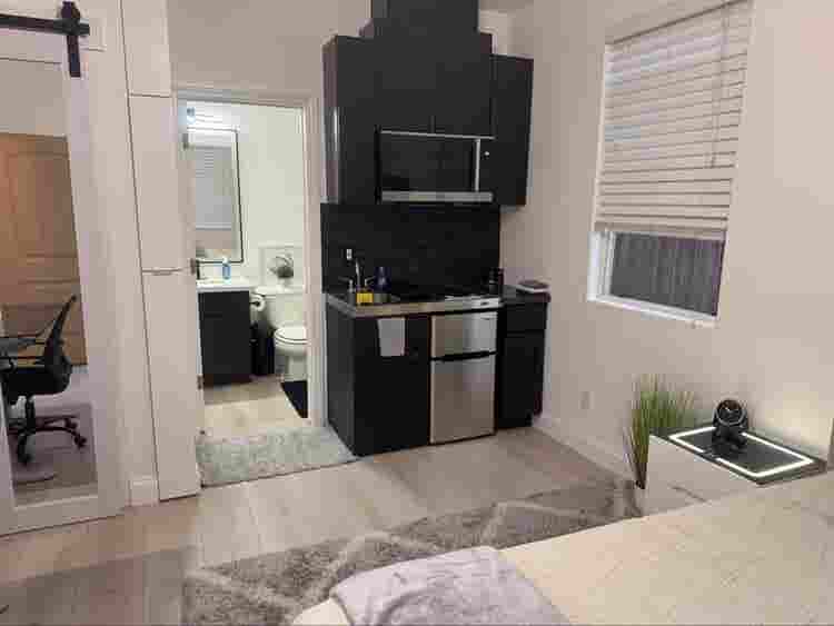 Modern Furnished Studio
