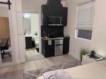 Modern Furnished Studio