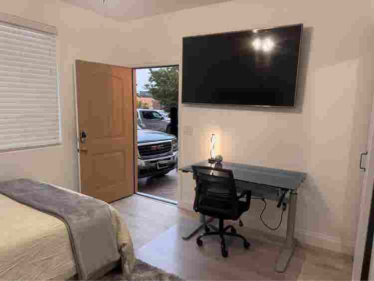 Modern Furnished Studio