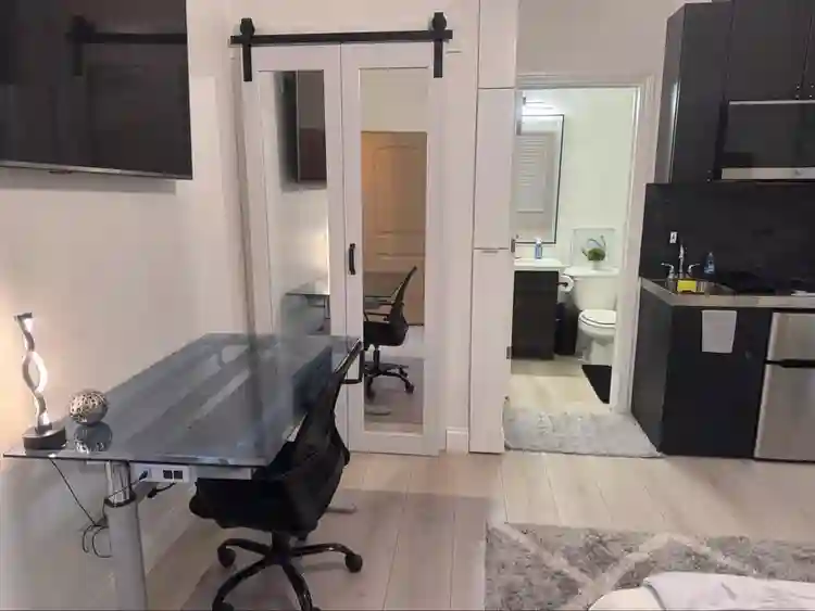 Modern Furnished Studio