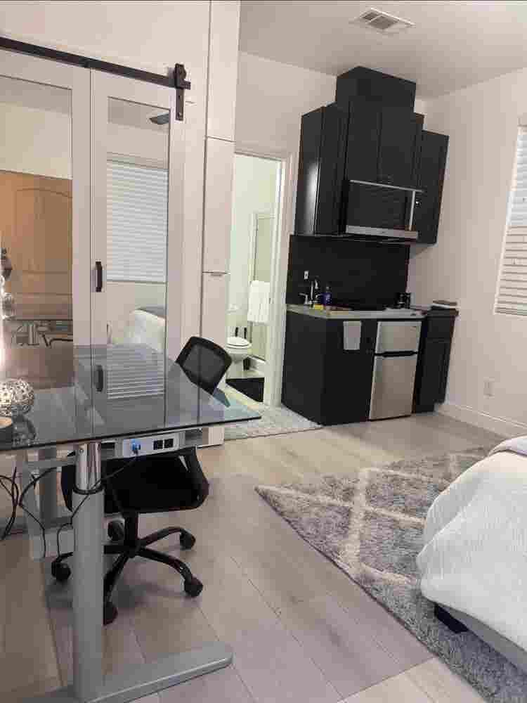 Modern Furnished Studio