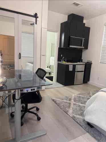 Modern Furnished Studio