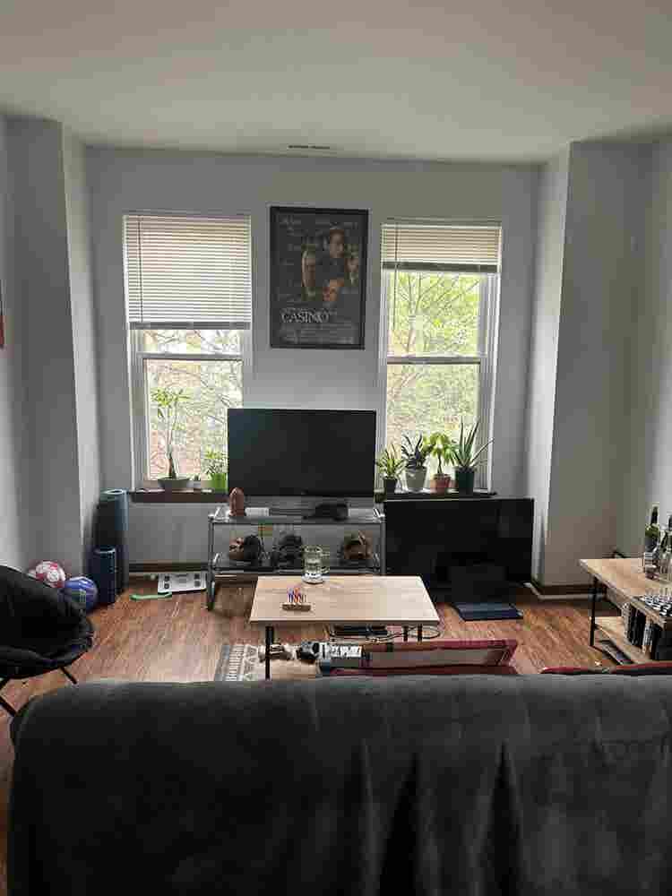 1 free bedroom utilities included.