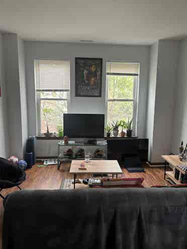 1 free bedroom utilities included.
