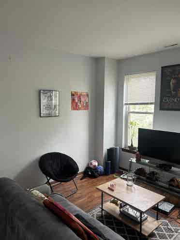 1 free bedroom utilities included.