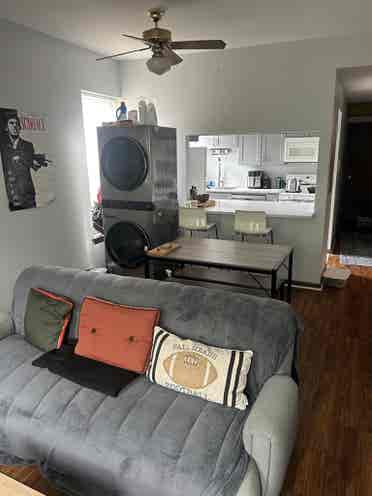 1 free bedroom utilities included.