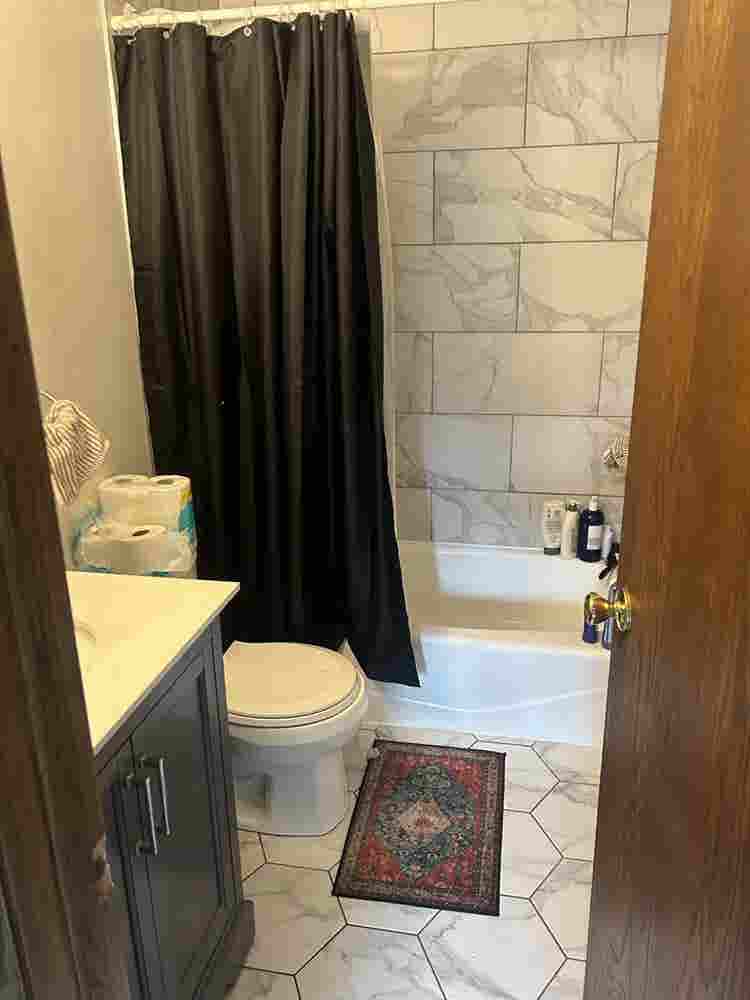 1 free bedroom utilities included.