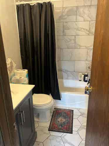 1 free bedroom utilities included.