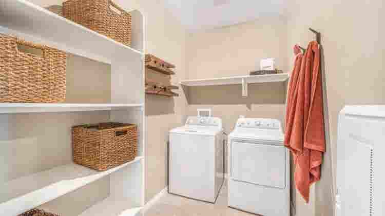 Room for rent in Winchester!