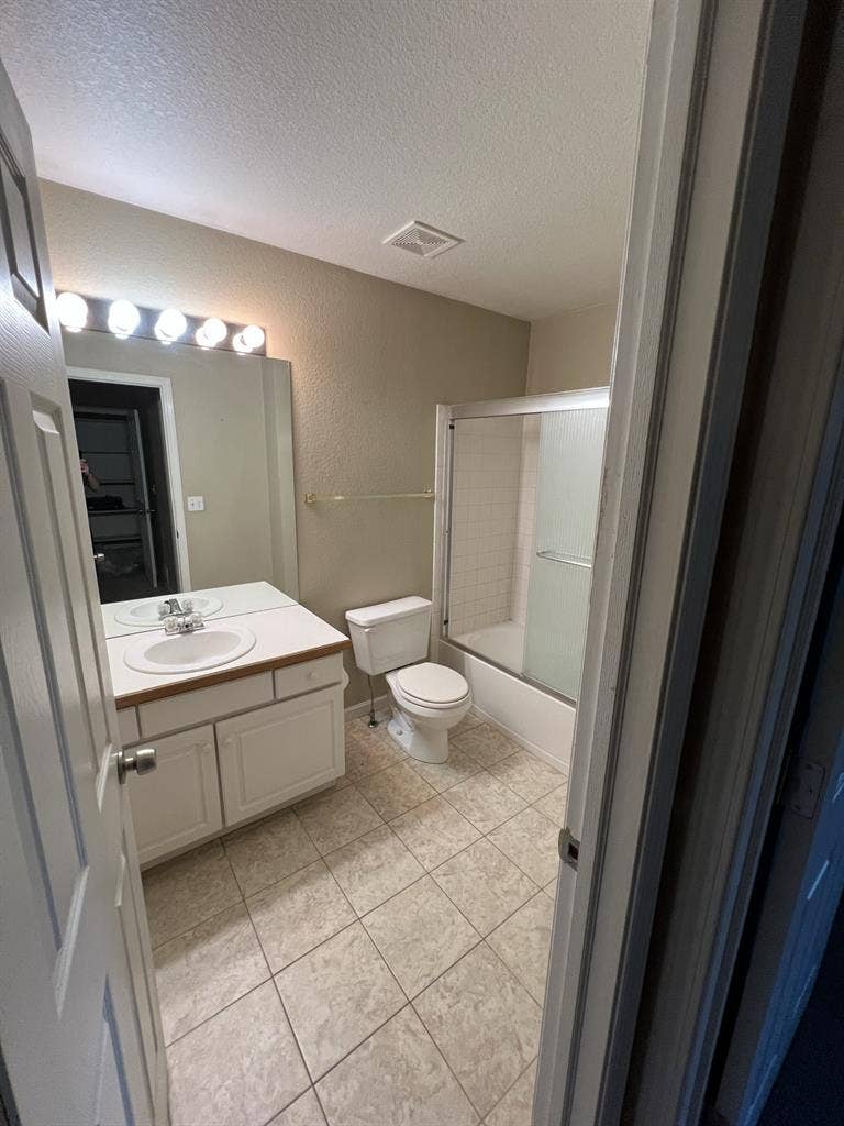 Private room/bath