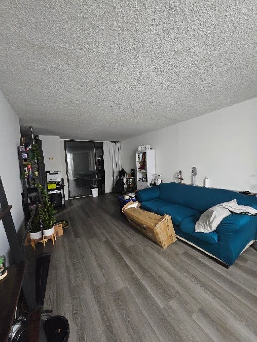 Looking for Female roommate