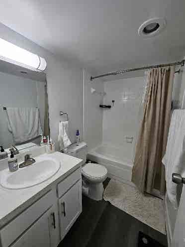 Looking for Female roommate