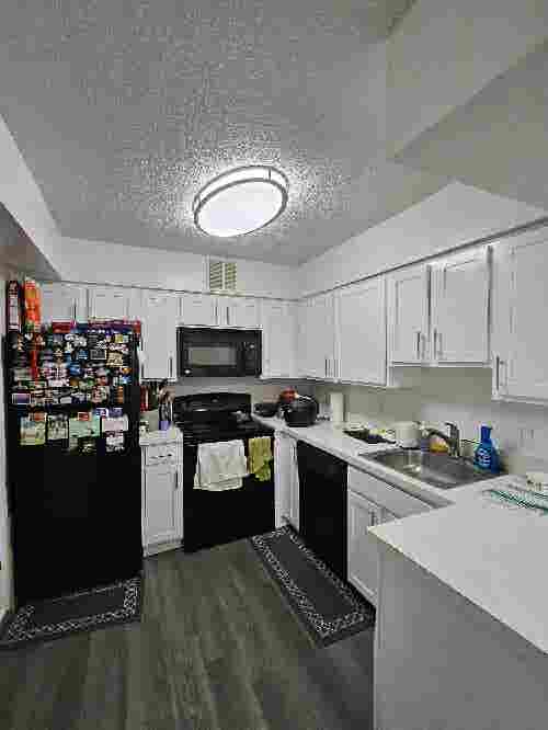 Looking for Female roommate