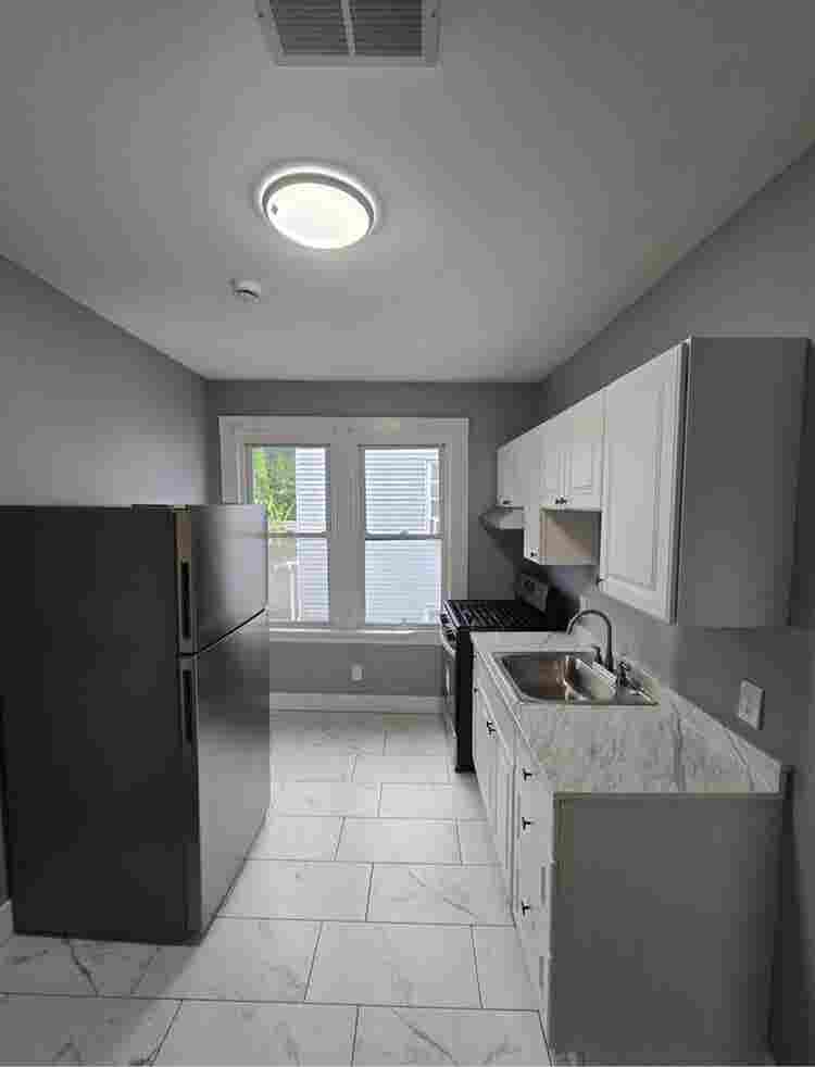 -  bathroom apartment