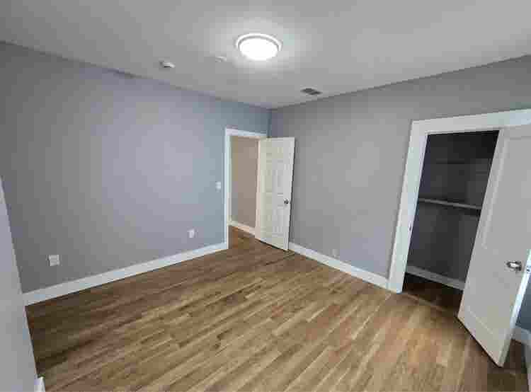 -  bathroom apartment