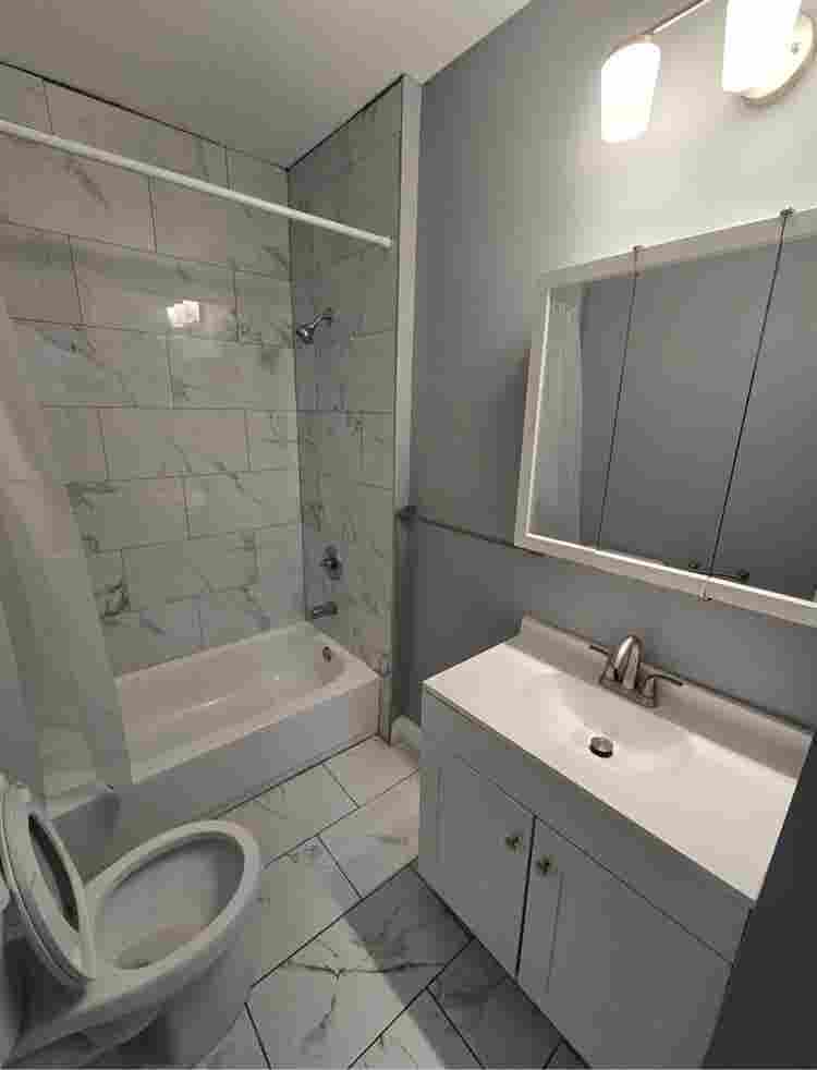 -  bathroom apartment