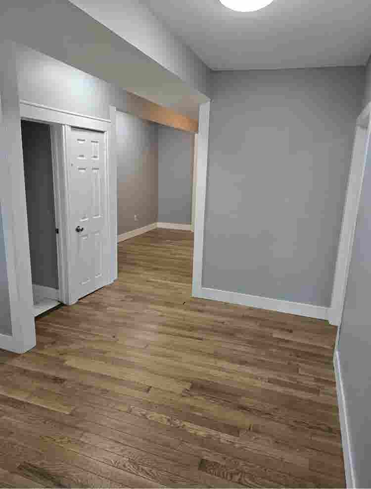 -  bathroom apartment