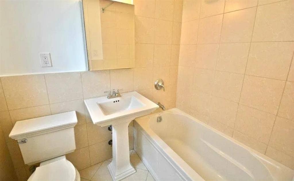 Furnished 1st Floor Brooklyn DT!