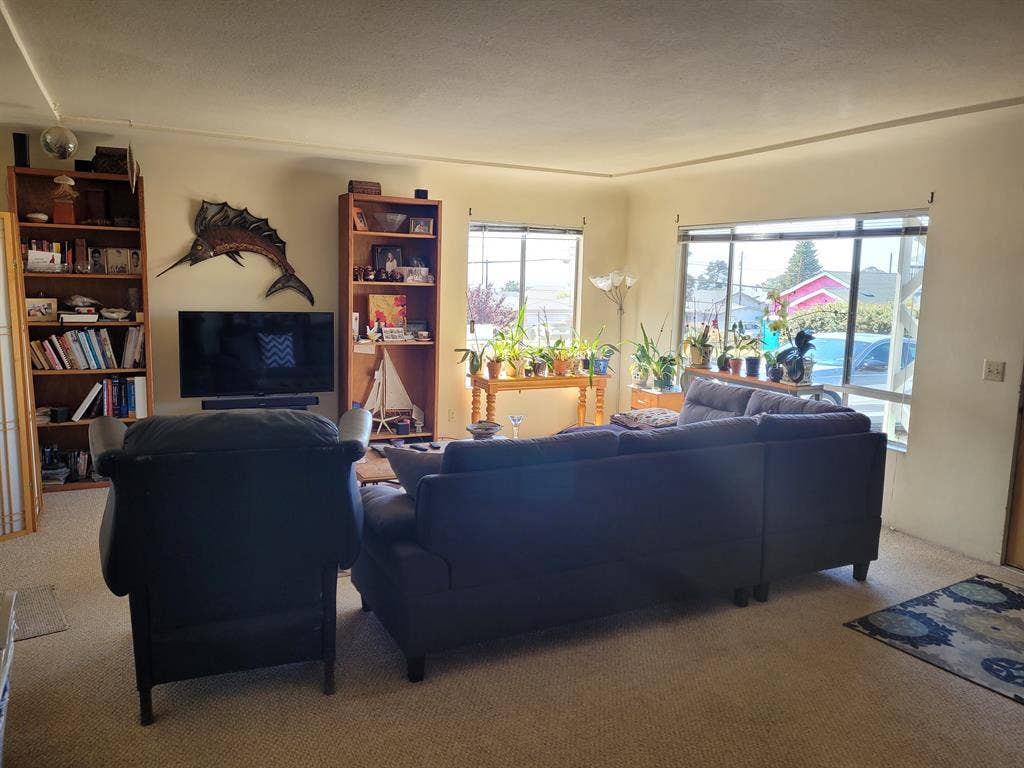 Bedroom Available in Morro Bay, Ca.
