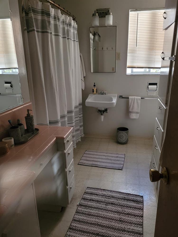 Bedroom Available in Morro Bay, Ca.