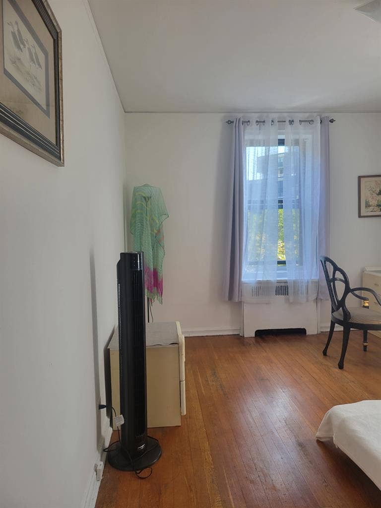 Private furnished room