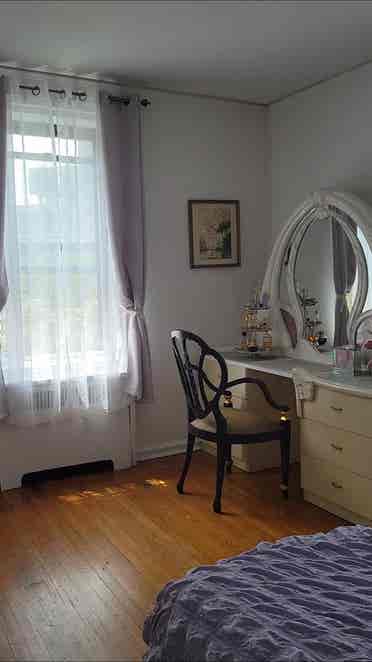 Private furnished room