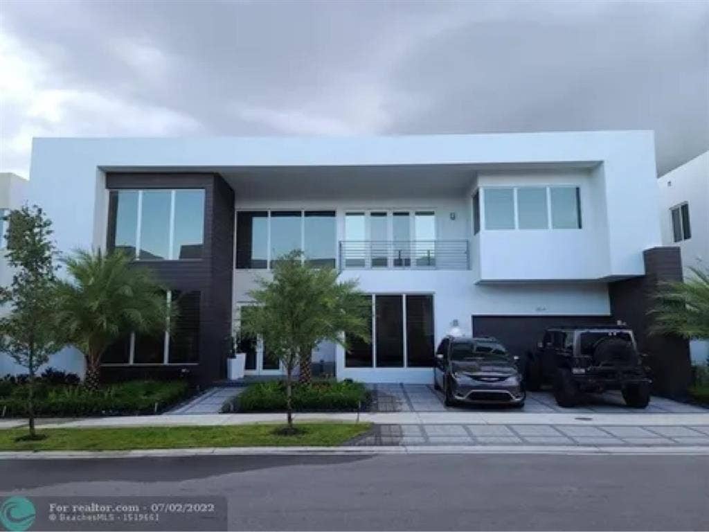 Room in Doral mansion