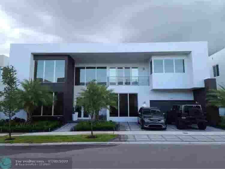 Room in Doral mansion